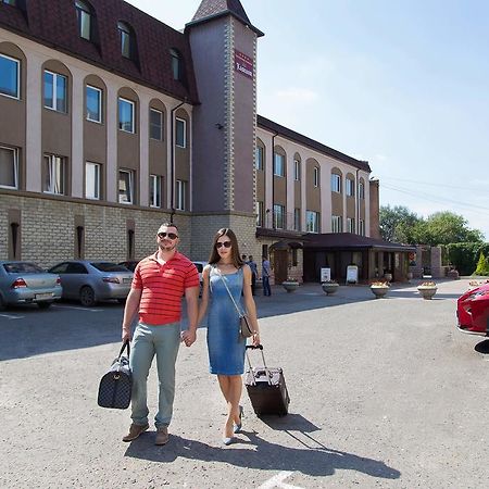 Kamelot Hotel Omsk Exterior foto